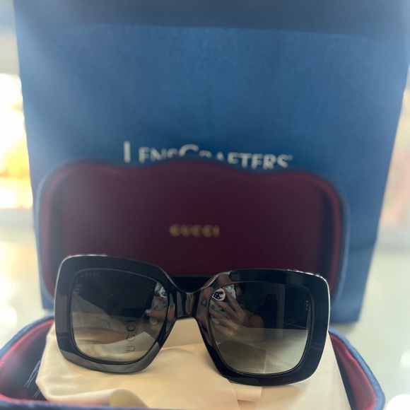 Gucci Black Sunglasses - Picture 1 of 1